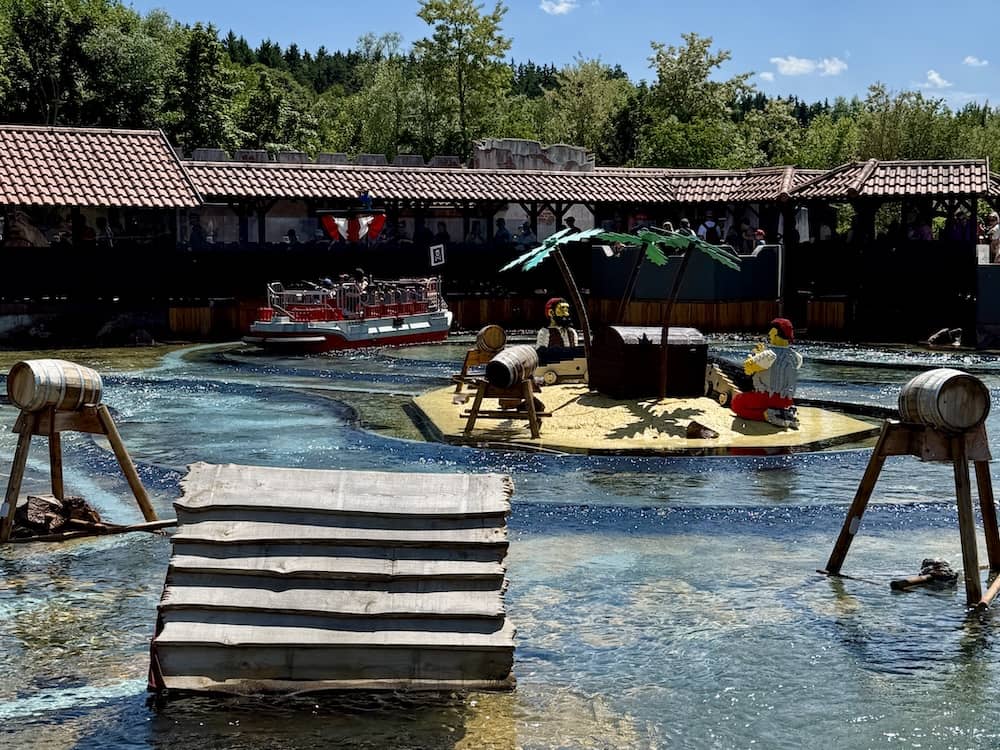 Piratenschlacht eine Attraktion im Legoland Deutschland