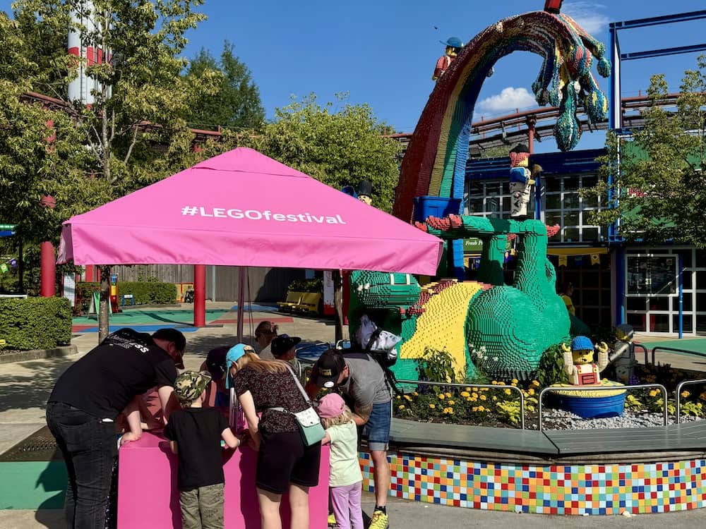 Spielstation auf dem Lego Festival in Günzburg