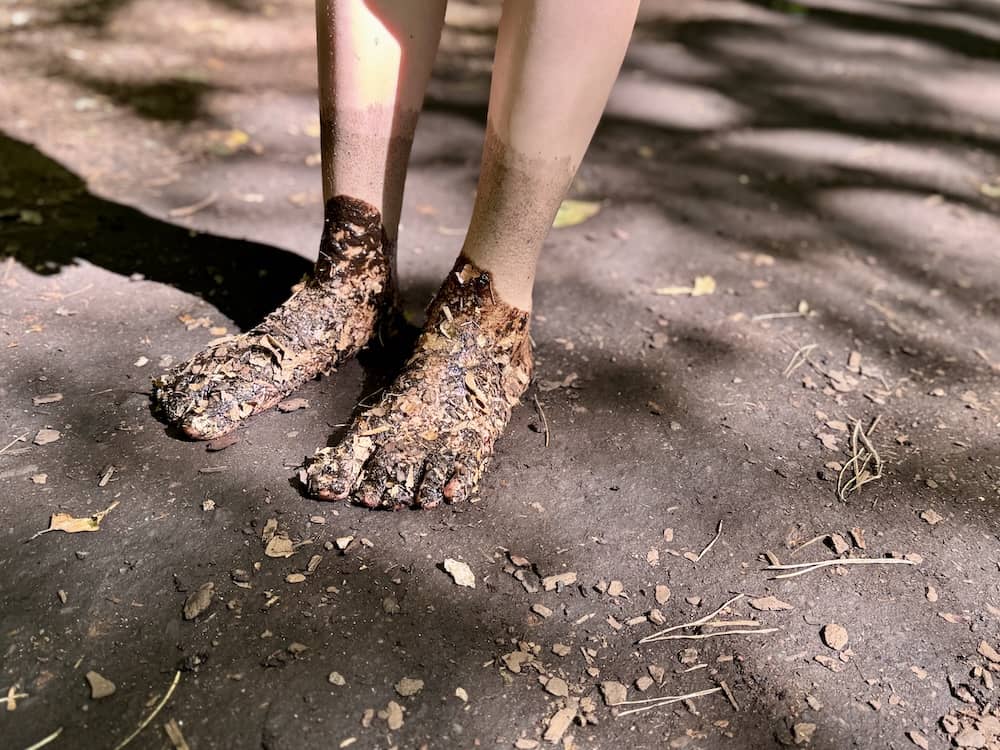 Barfusspfad Egestorf in der Lüneburger Heide mit Kindern