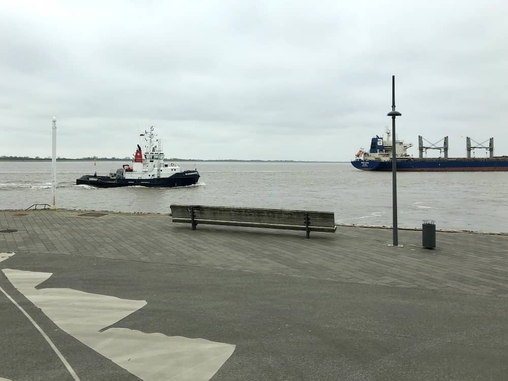 Blick auf die See bei der Hafen-Bus-Tour Bremerhaven