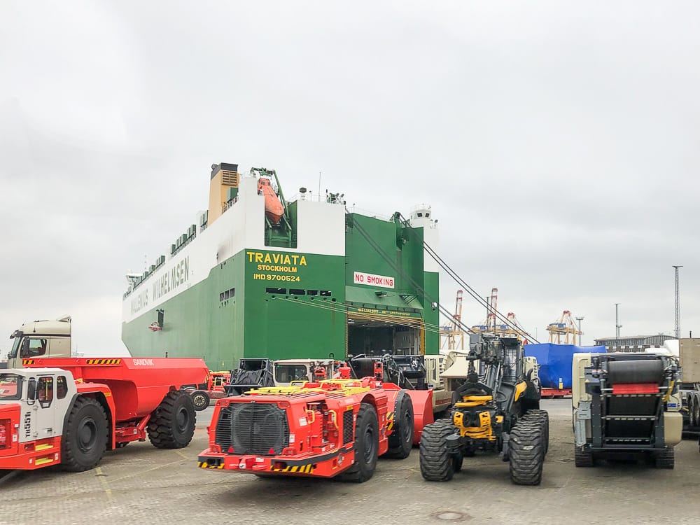Mit dem Hafenbus Bremerhaven den Containerhafen besichtigen