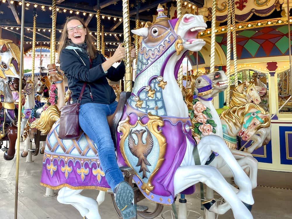 Freizeitparkspaß auf Fotos festhalten