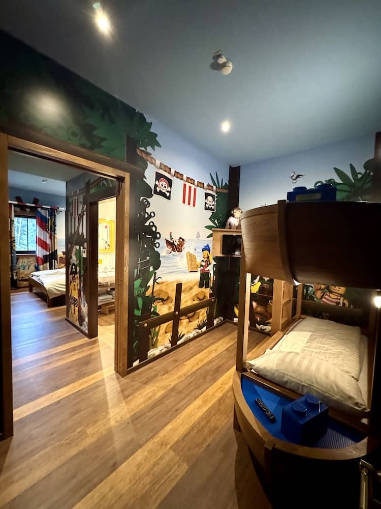 Kinderzimmer im Legoland Piratenhotel