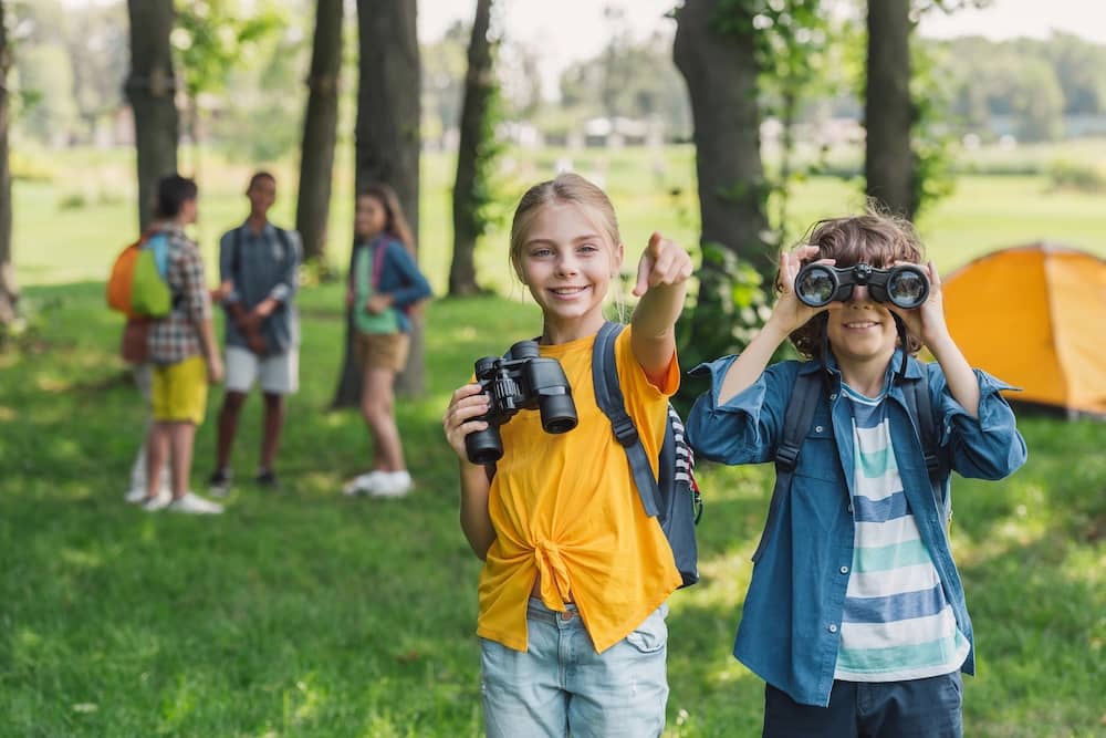 Kreativer Kindergeburtstag im Grünen für Entdecker