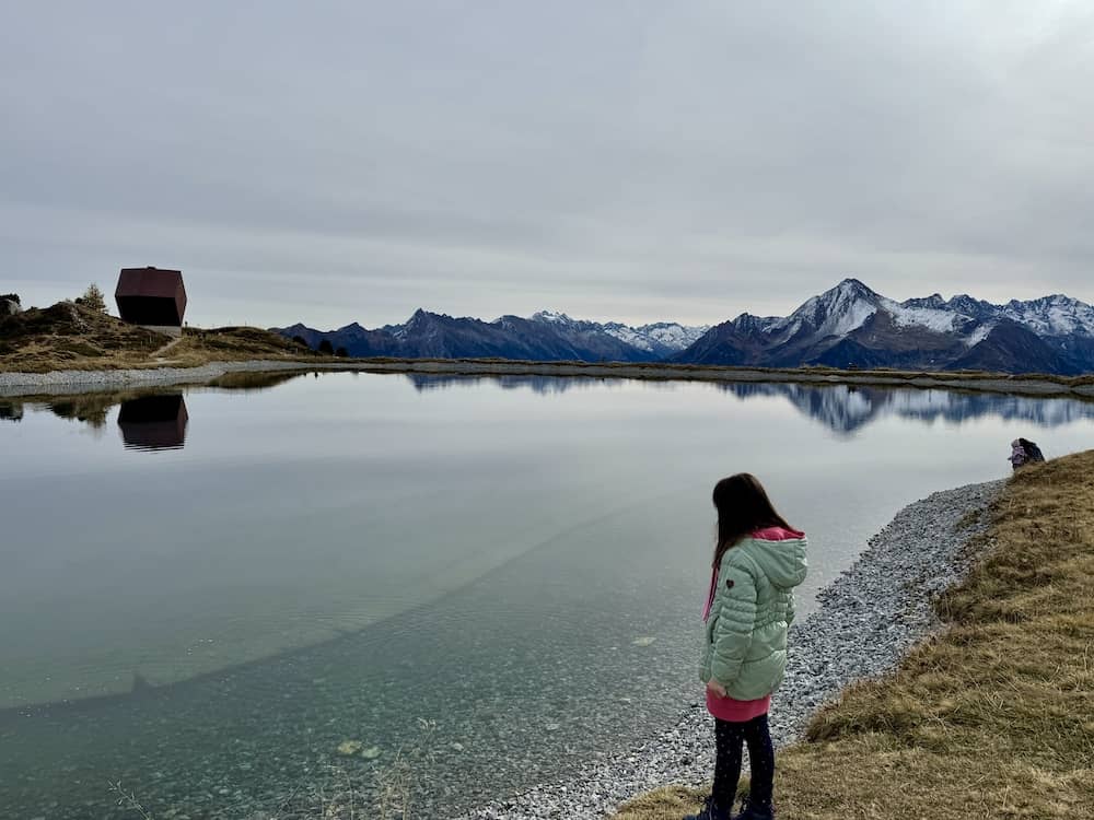 Wandern in den Bergen vom Zillertal mit Kindern