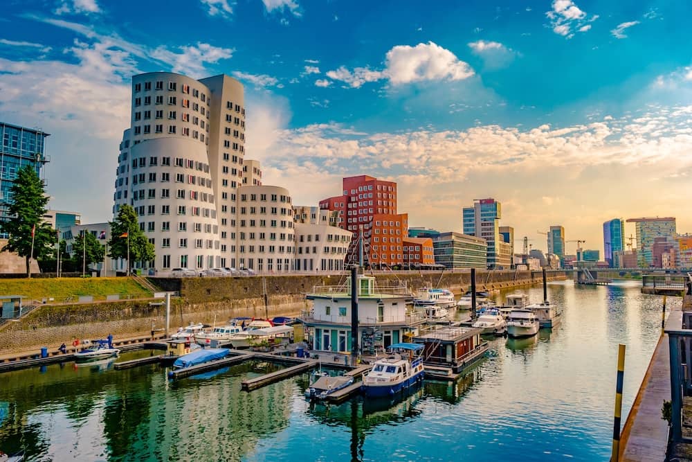 Beeindruckende Architektur im MedienHafen Düsseldorf