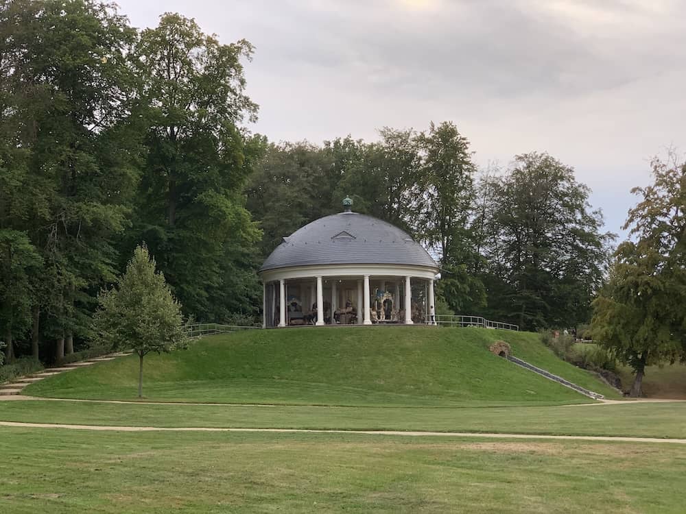 Karussell im Wilhelmsbader Park in Hanau