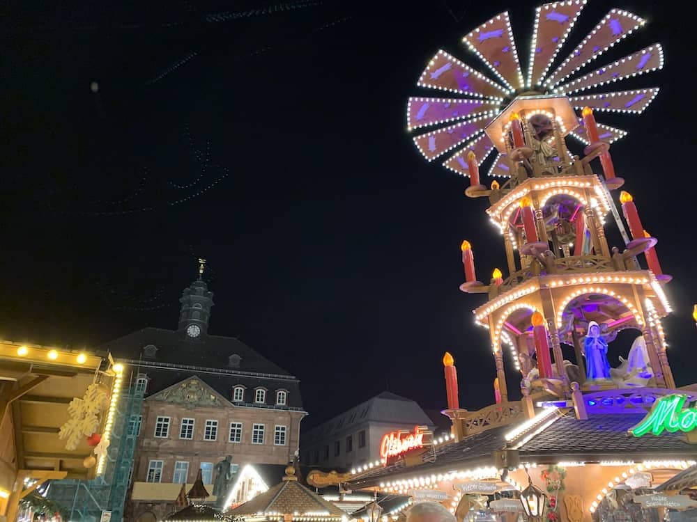 Pyramide auf dem Weihnachtsmarkt Hanau