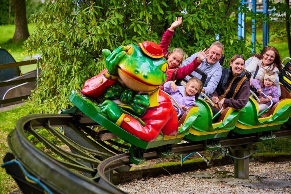 Froschbahn einer Achterbahn im Bayern-Park einem Erlebnispark in Bayern