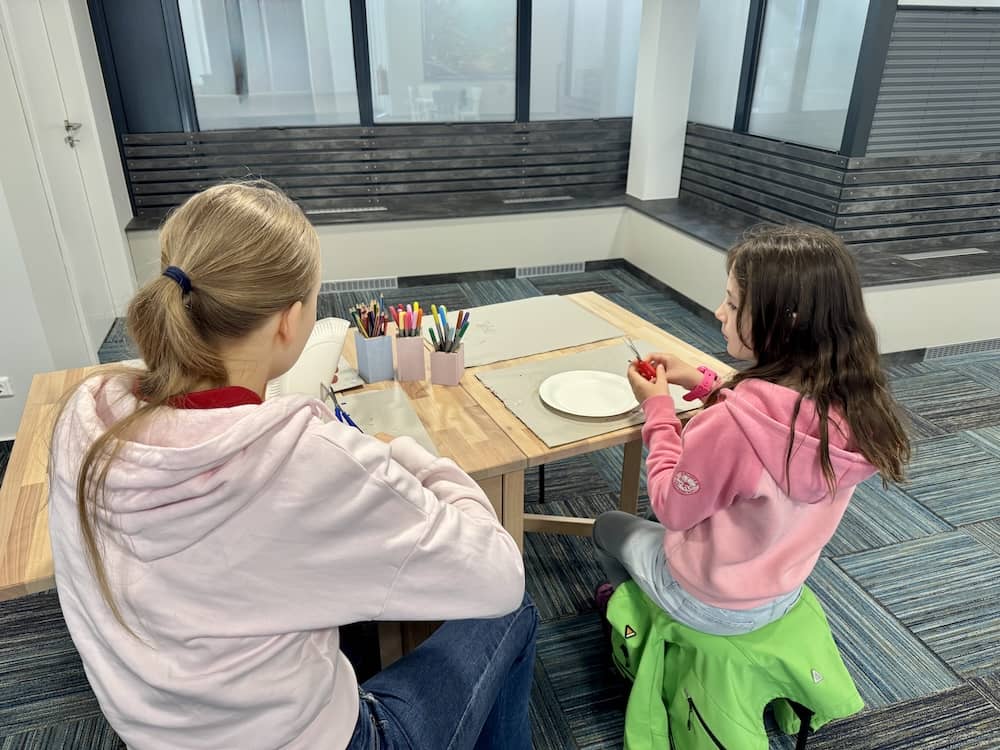 Basteln beim Kinderprogramm im Eurostrand Resort in den Ferien