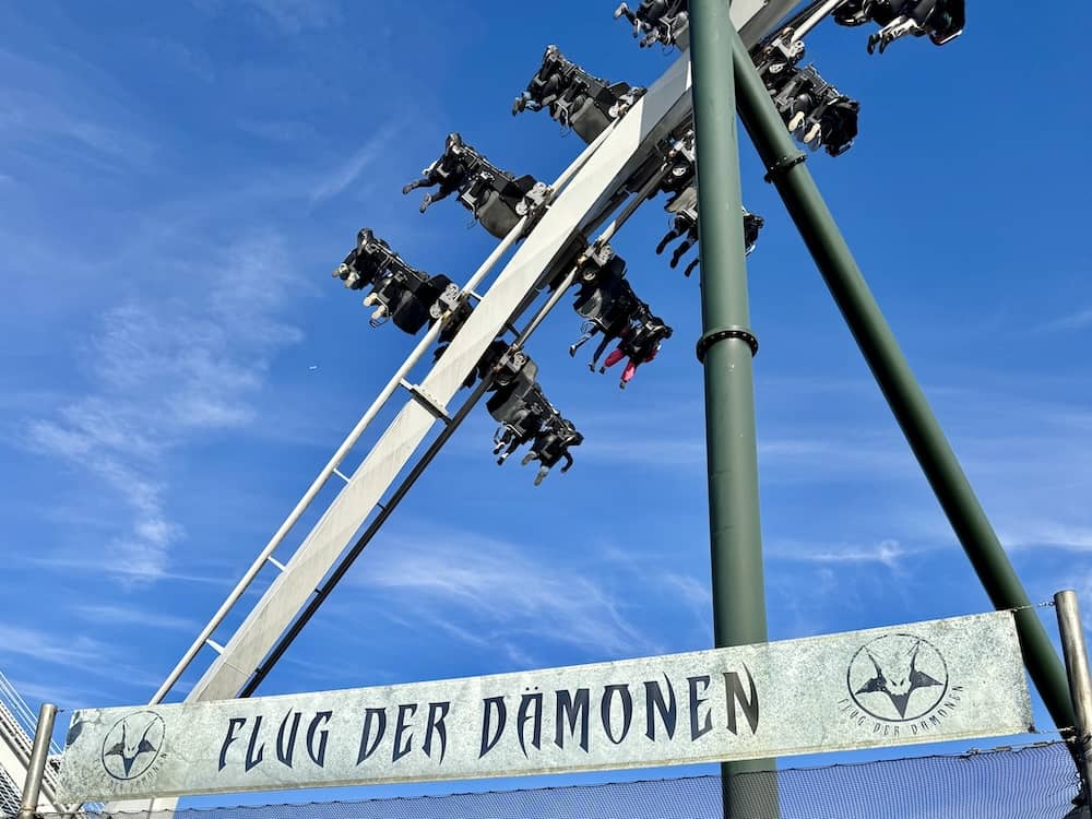 Die Heide Park Attraktion Flug der Dämonen