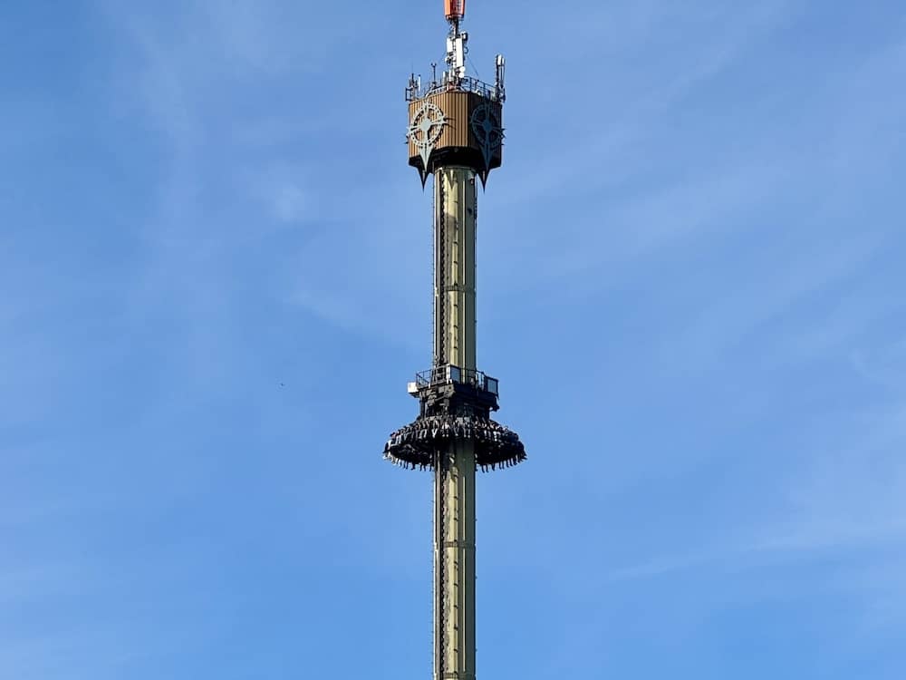 Scream der Freefall Tower eine Heide Park Attraktion
