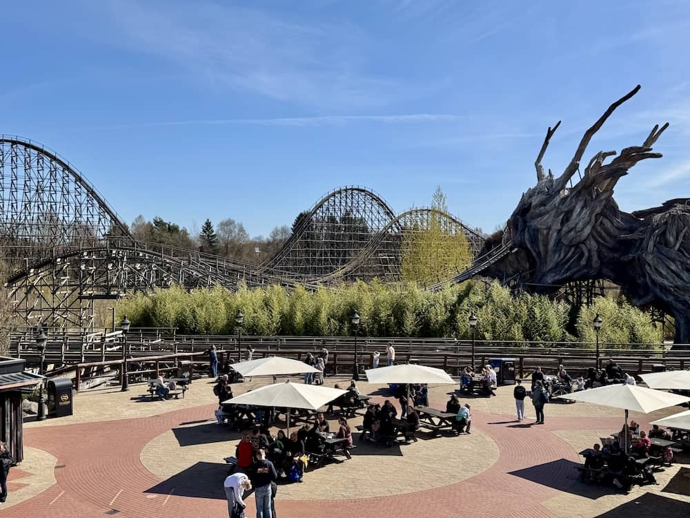 Holzachterbahn Colossos eine Heide Park Attraktion