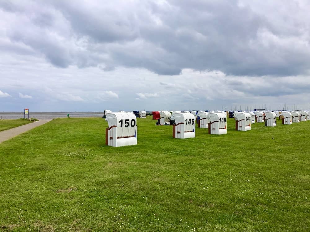 Strandkörbe an der Nordsee beim Familienurlaub