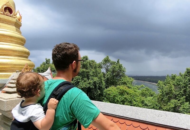 Bild Ausblick vom Wat Tang Sai Temple bei Ban Krut, Thailand. Meer, Strand Tempel